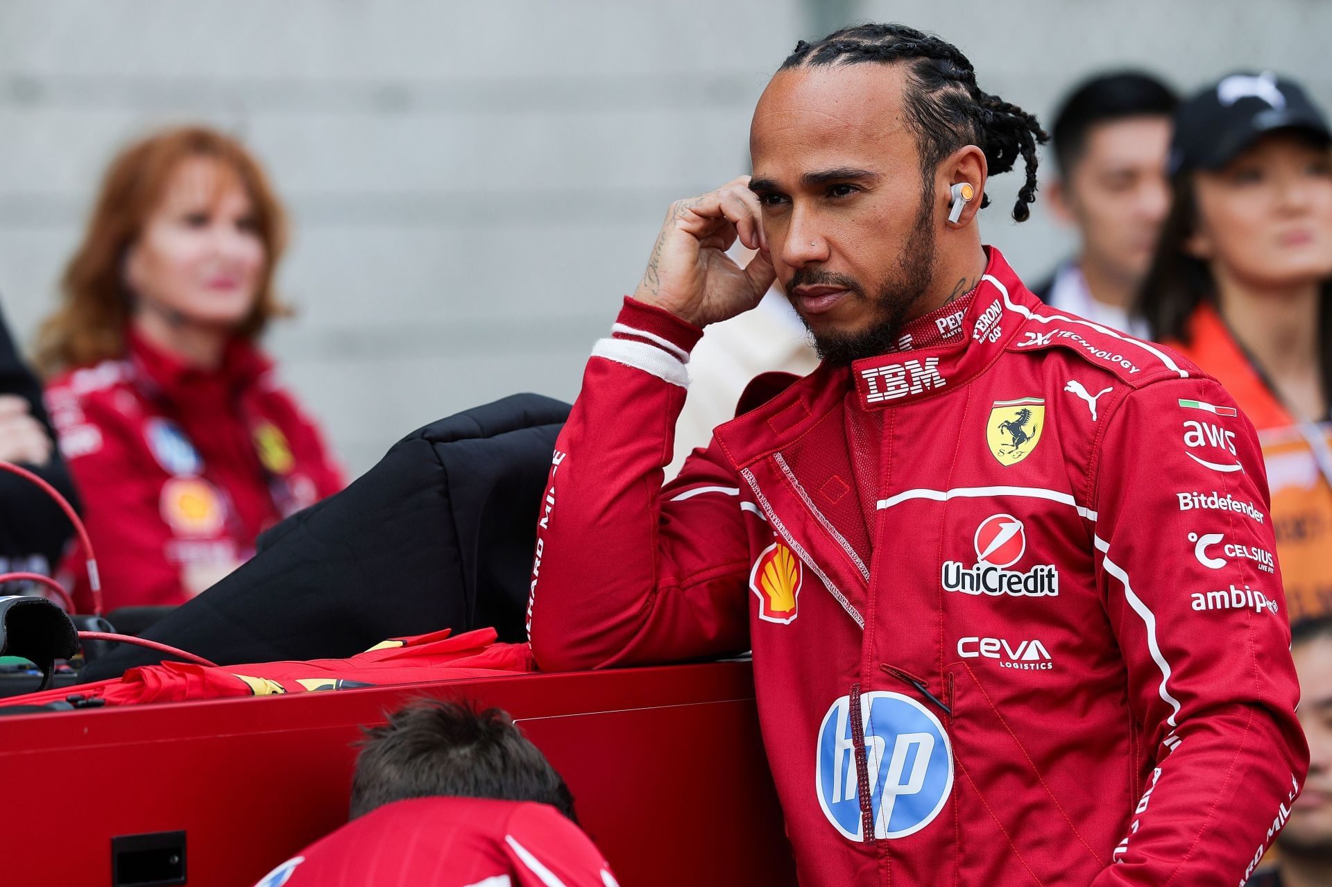 “If I say that to my wife, she would be hiring a private detective”: Fans react to Lewis Hamilton claiming he’s sold all his cars