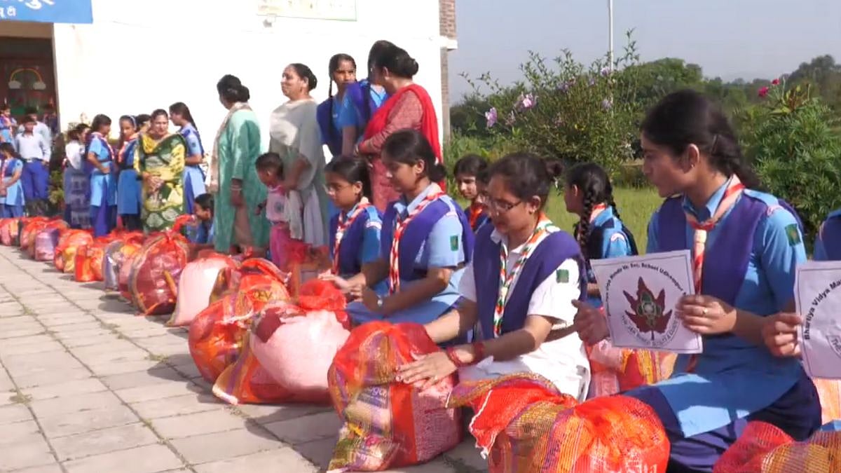 J&K: School Students, Teachers, & Staff In Udhampur Provide Relief To Families Hit By Heavy Rains – Videos