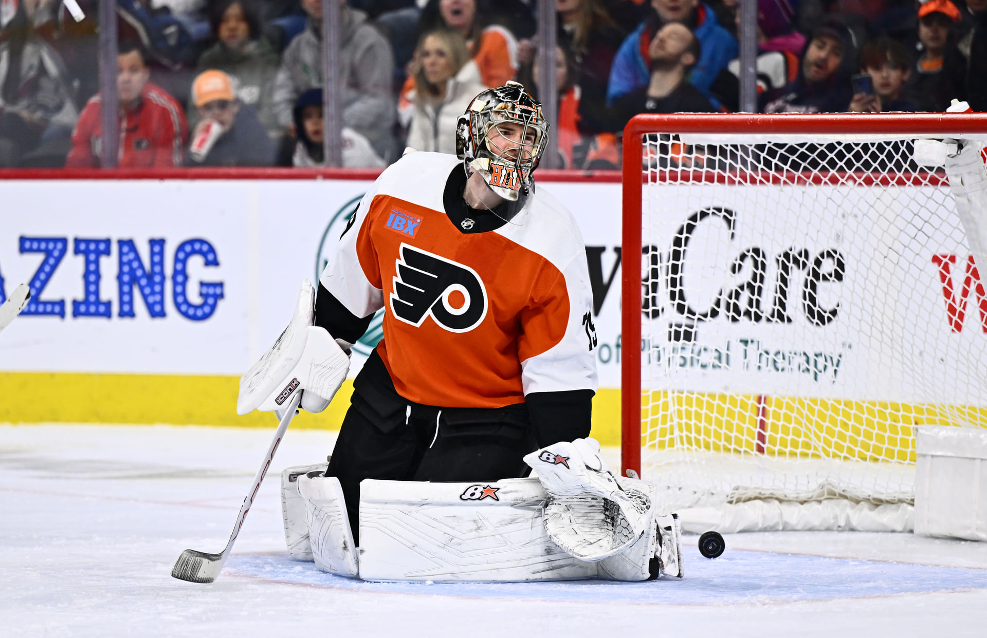 “Extreme left fanbase strikes again”: NHL fans react as Hurricanes decide against signing Carter Hart or Michael McLeod