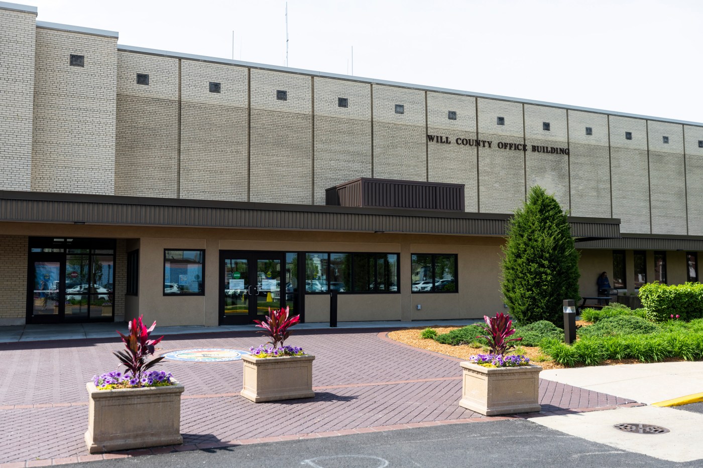 Will County prohibits use of its property for immigration enforcement staging