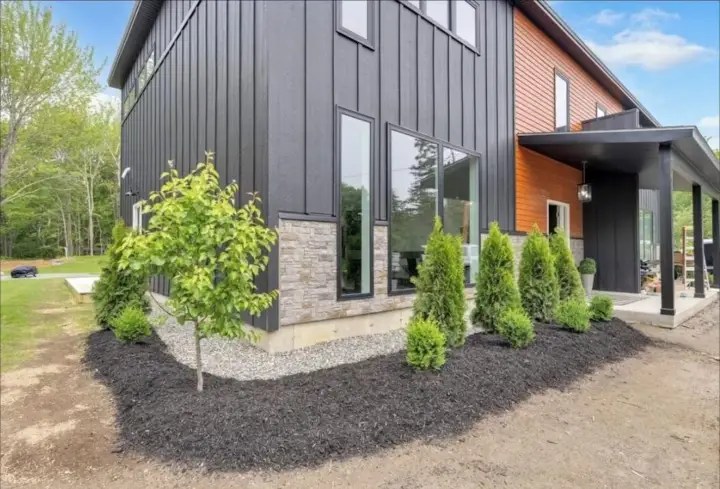 Maine short-term rental that sleeps 24 has neighbor on her last nerve